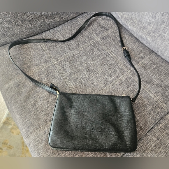 Kate Spade Leila Triple Gusset Crossbody bag. Black Pebbled Leather. - Picture 5 of 15